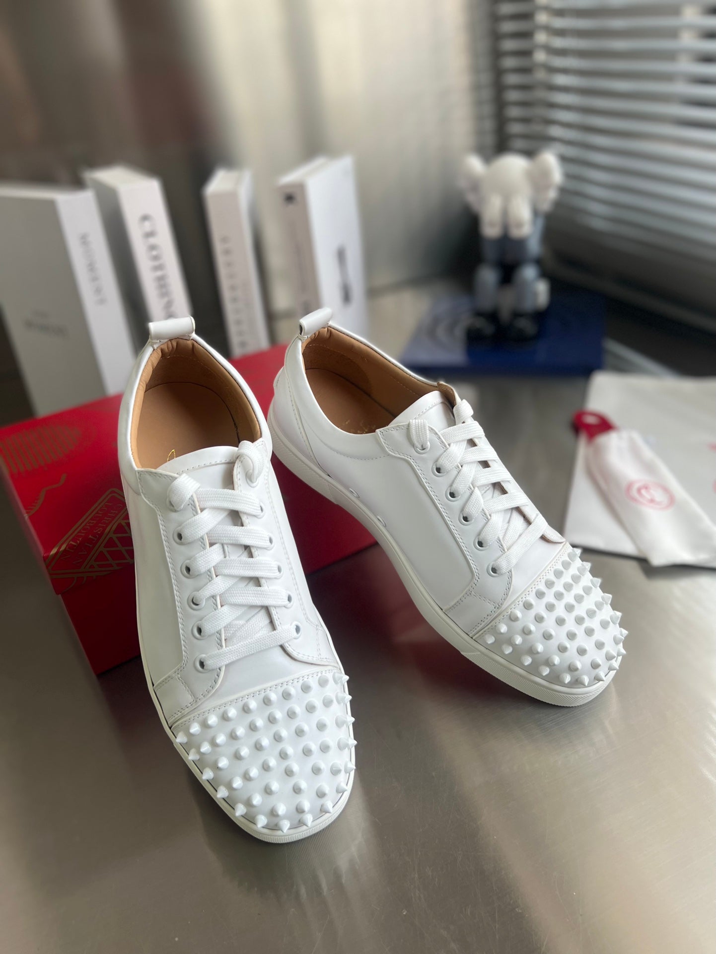 Christian Louboutin Louis Junior Spikes White Cowhide 332091