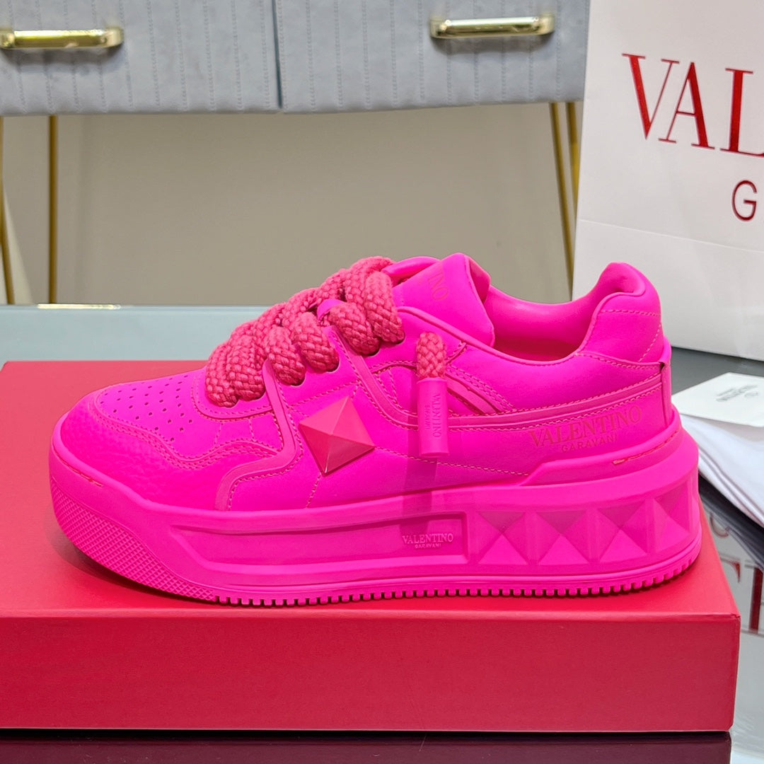 VT 2025 Garavani Sneakers Pink Cowhide 546997