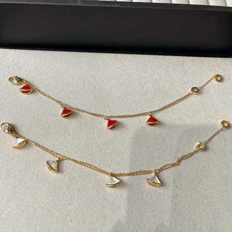 BVL 4 MOTIF GOLD DIVA DREAM BRACELET