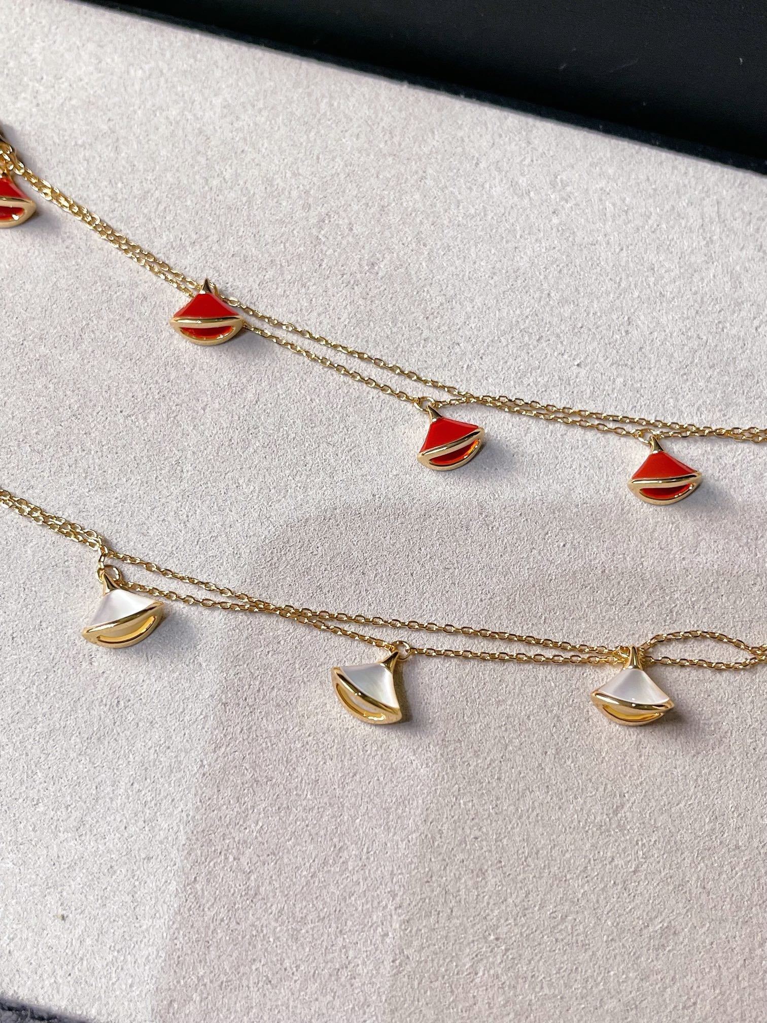 BVL 4 MOTIF GOLD DIVA DREAM BRACELET