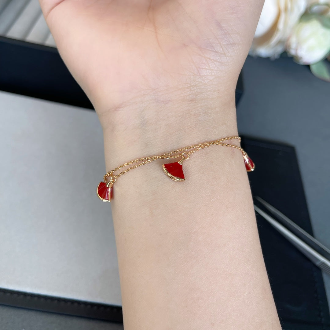 BVL 4 MOTIF GOLD DIVA DREAM BRACELET