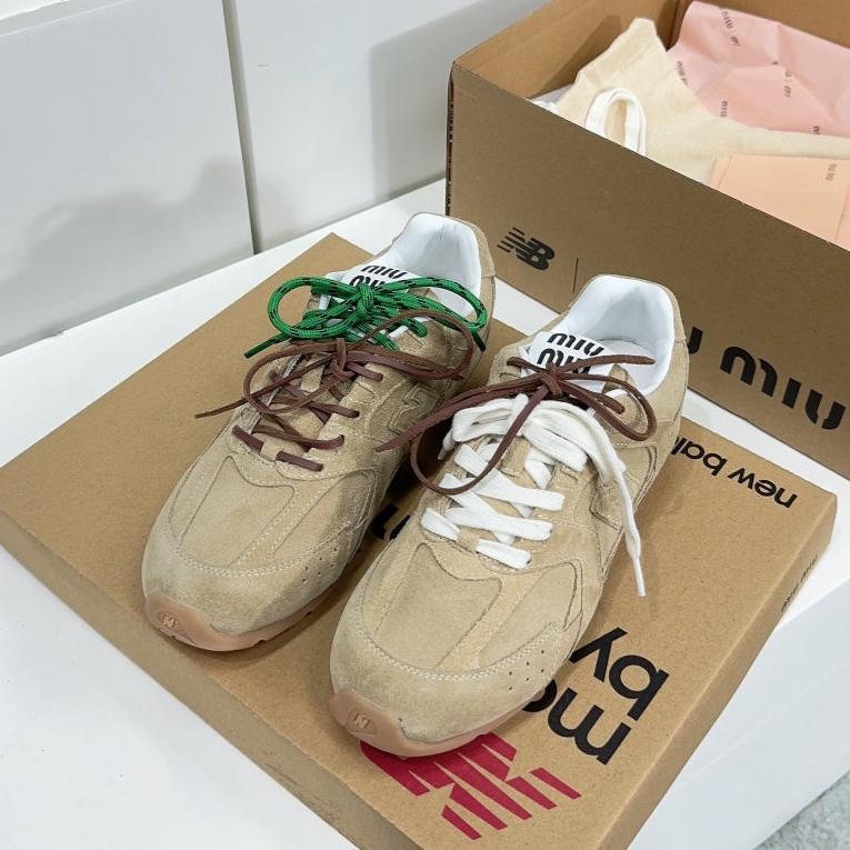 Miu Balance 530 SL Suede Sneaker