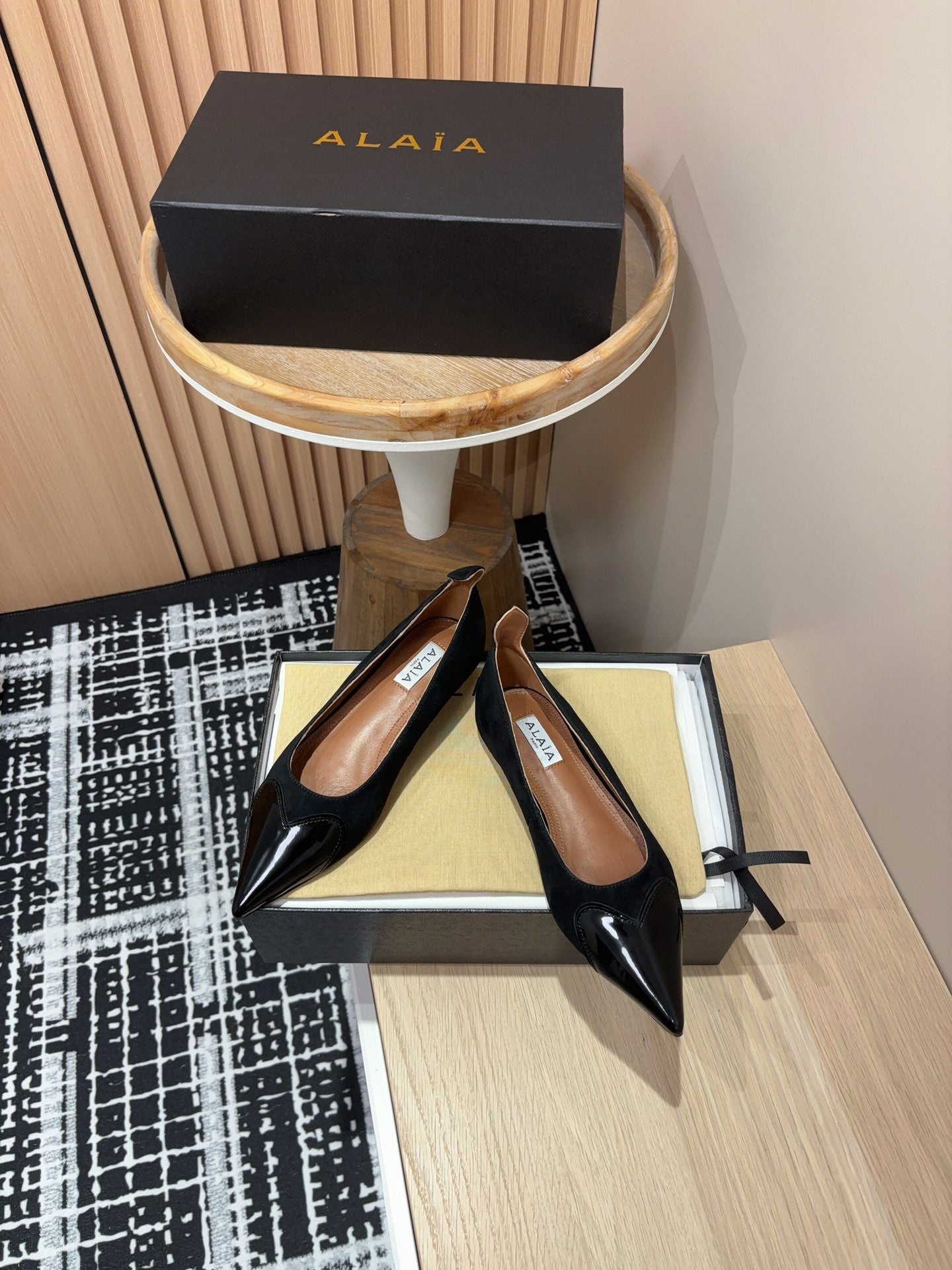 Alaila Ballerina Flats Coeur In Black Suede 933070