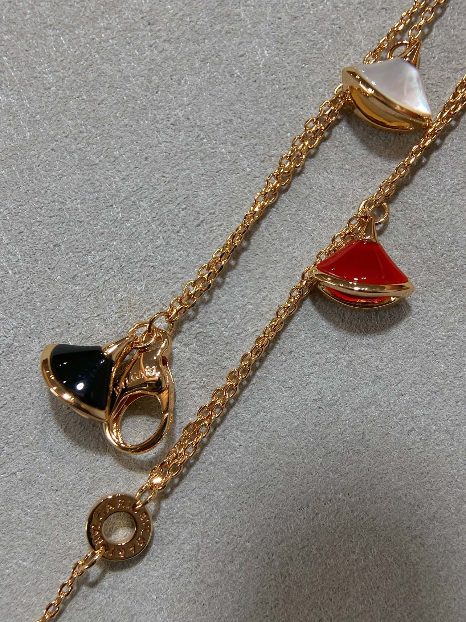 BVL 4 MOTIF MOP GOLD DOUBLE CHAIN BRACELET