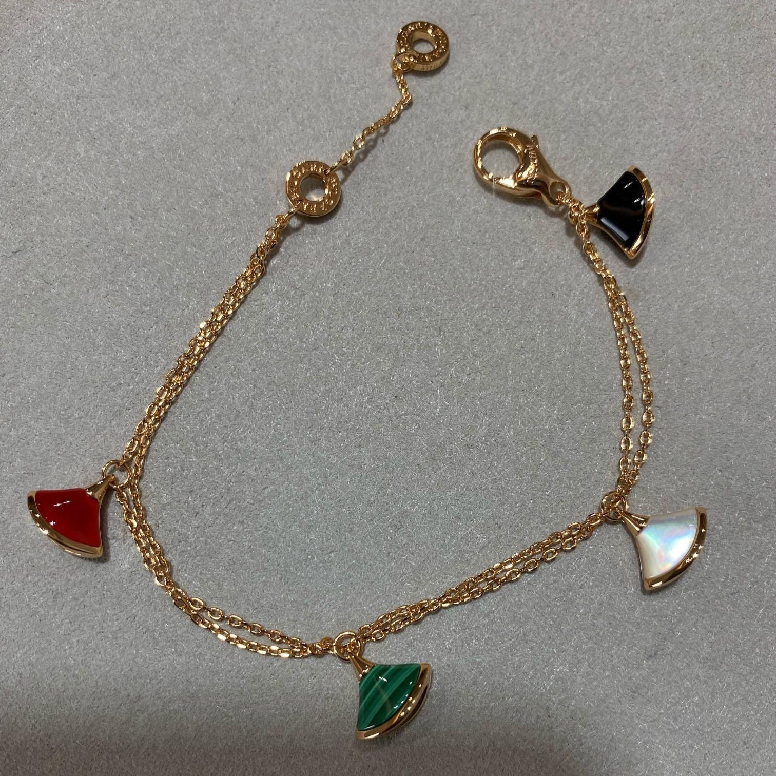 BVL 4 MOTIF MOP GOLD DOUBLE CHAIN BRACELET