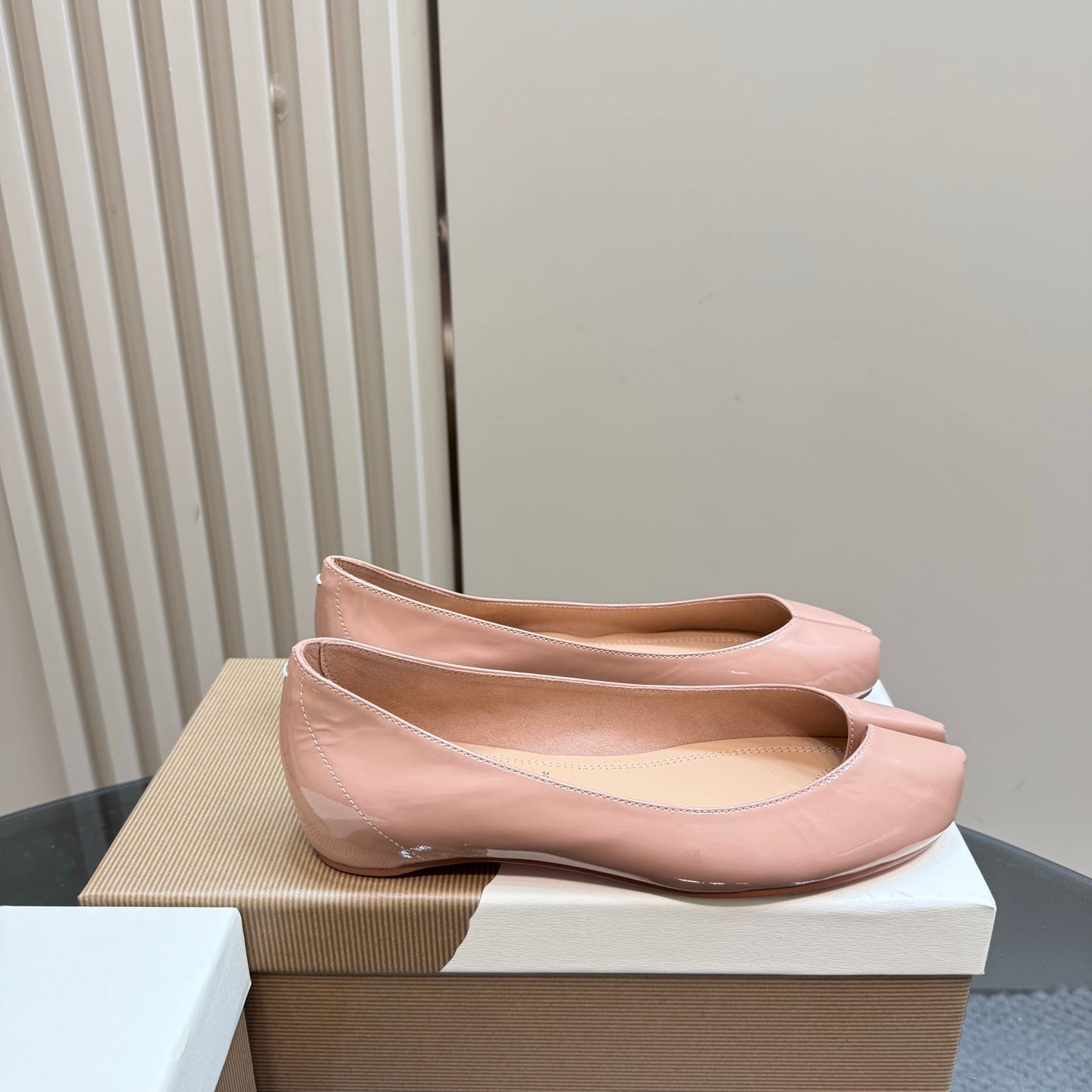 CL x Margiela Tabi Flat Shoes Patent Leather 239098