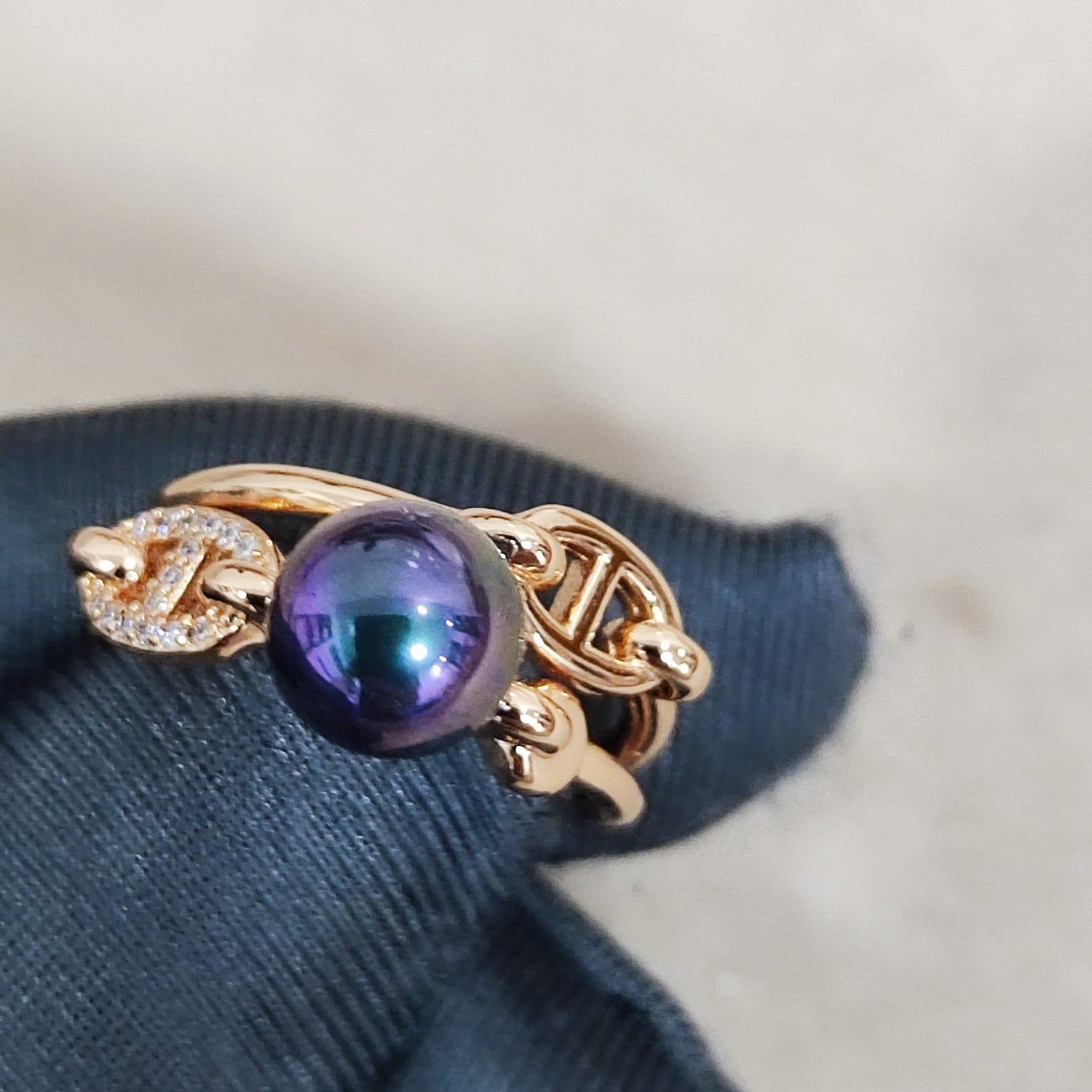 HM Pig Nose Black Pearl Rose Gold Ring